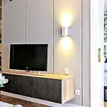 Gatsby - 3br Luxury High Floor Terrace By Lilla Apartman *
